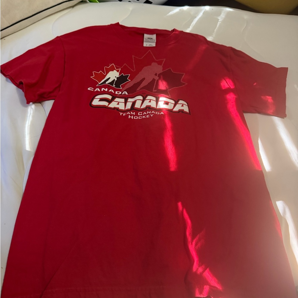 Bulletin Red Team Canada T-Shirt